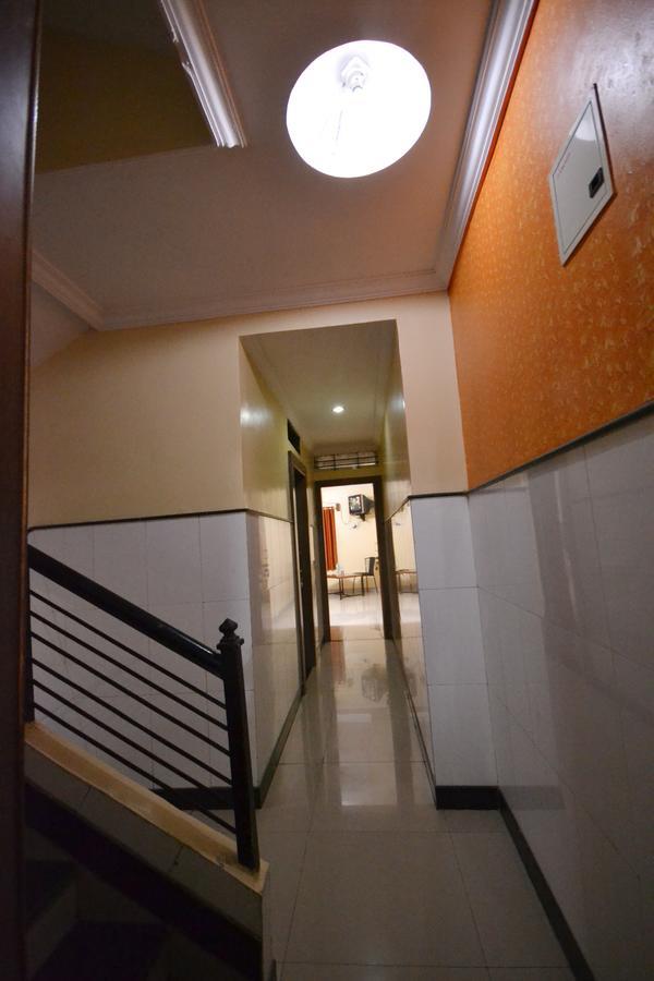 Hotel Madhava Shirdi Esterno foto