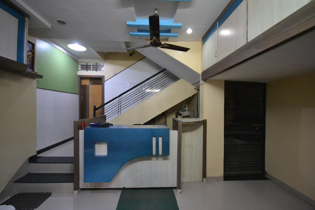 Hotel Madhava Shirdi Esterno foto