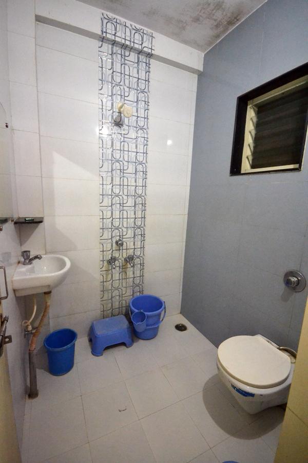 Hotel Madhava Shirdi Esterno foto