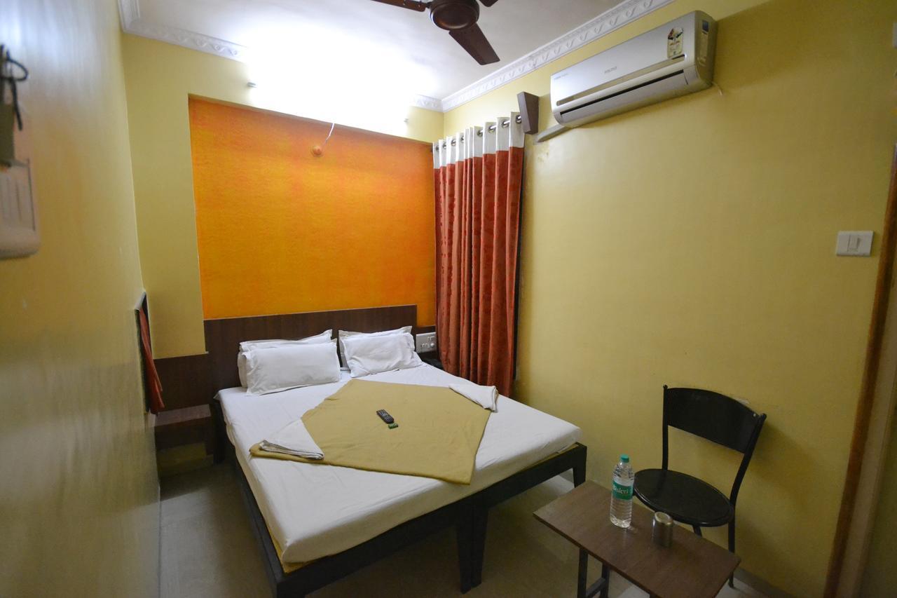 Hotel Madhava Shirdi Esterno foto